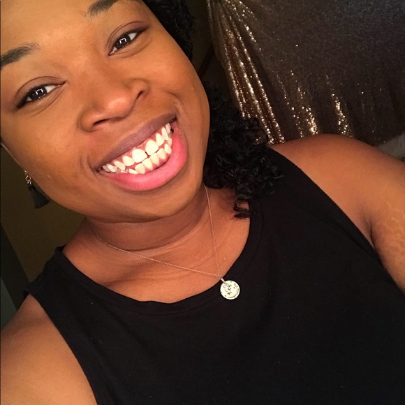 About Me! (I love fashion ↖️ and makeup ↗️) - Picture 2 of 4