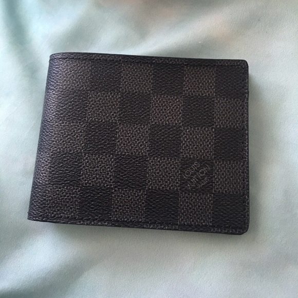 MENS BRAND NEW LOUIS VUITTON WALLET