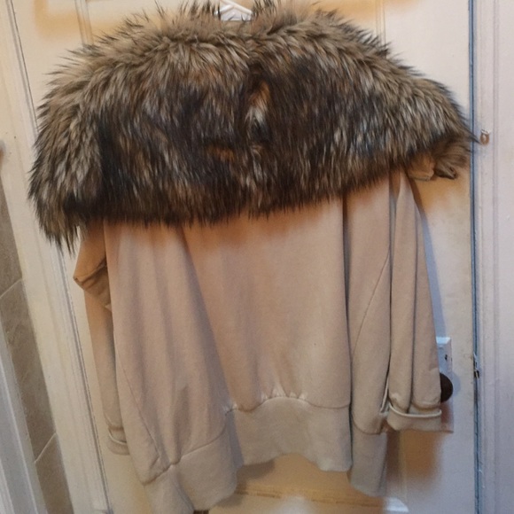 Authentic Michael Kors Faux Fur Jacket - Picture 1 of 3