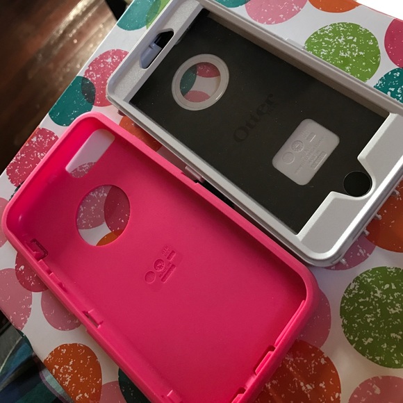 iPhone 6 Plus or 6splus otterbox deffender case.