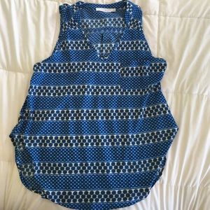 Super cute blue patterned tank top!