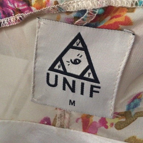 Unif floral top - Picture 4 of 4