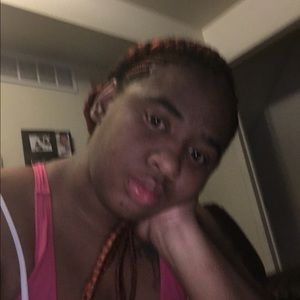 Meet your Posher, Crystal