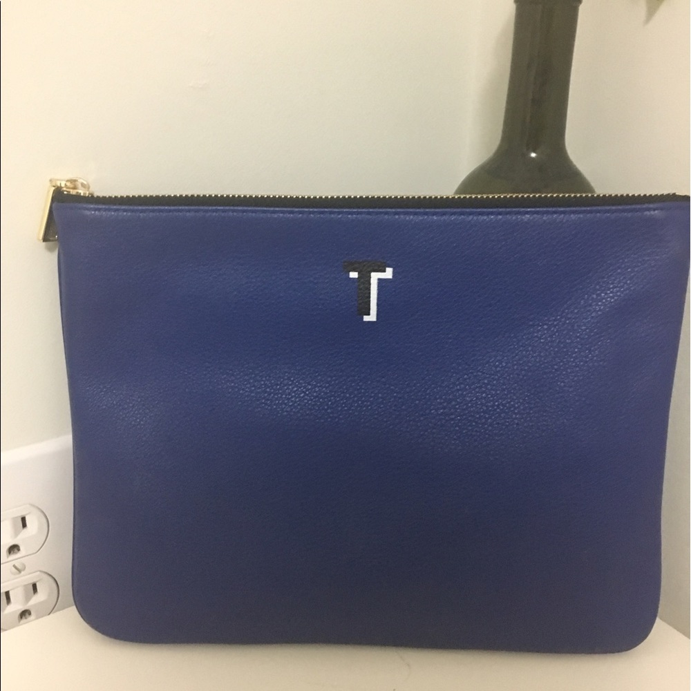 ❌SOLD❌ Rebecca Minkoff day clutch..blue letter T - Picture 1 of 6