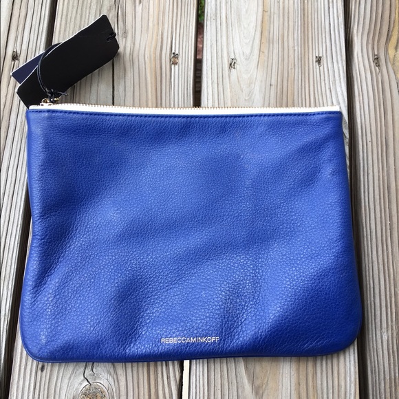 ❌SOLD❌ Rebecca Minkoff day clutch..blue letter T - Picture 2 of 6