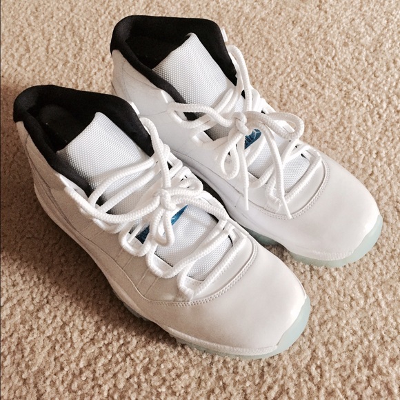 Air Jordan 11 Columbia (Legend Blue)