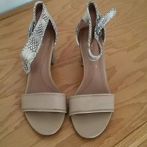 Tahari animal print shoes