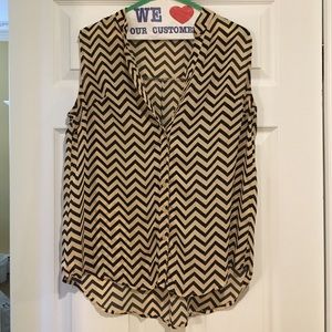 Tan and black zig zag hi-low tank