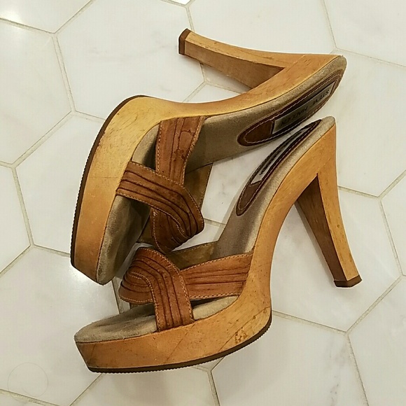 Steve madden wooden platform sandals