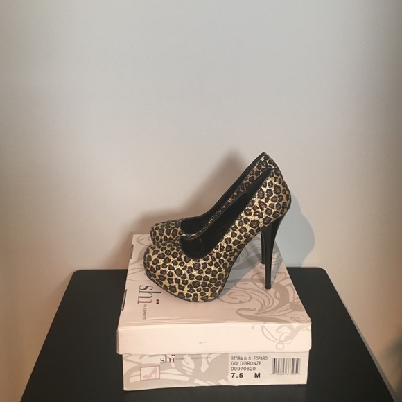 Shoes - Picture 2 of 2