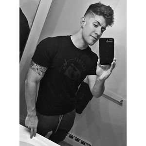 Meet your Posher, Derek