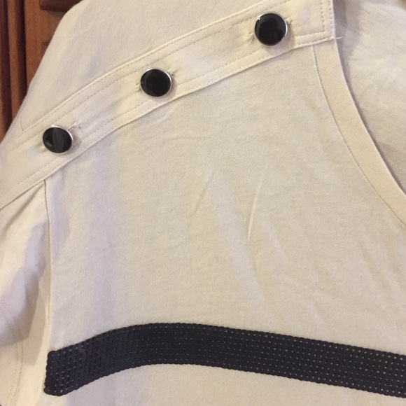 Comfy yet sassy top w/ sequins & buttons - Picture 2 of 2
