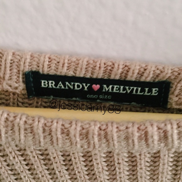 Brandy Melville sweater - Picture 4 of 6