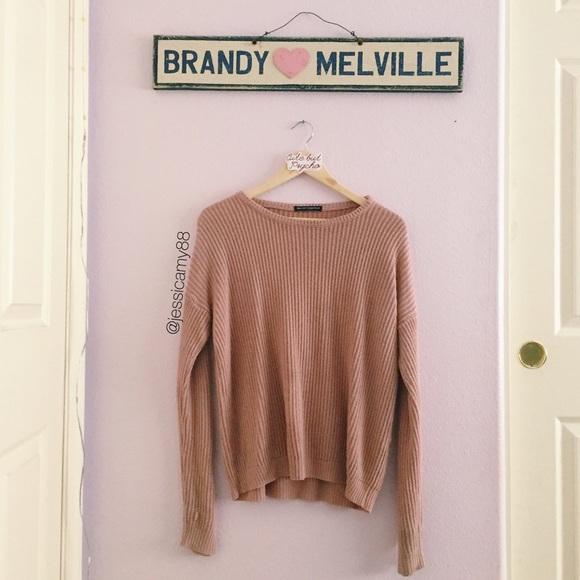 Brandy Melville sweater - Picture 3 of 6