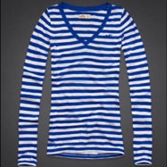 Hollister Long Sleeve V Neck NWOT