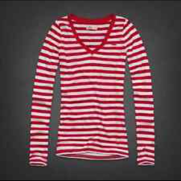 Hollister Long Sleeve V Neck NWOT