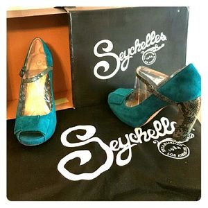 Seychelles "Fifth Wheel" Peep Toe Pumps