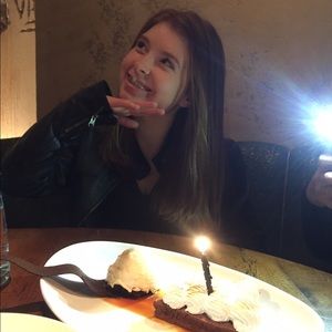 Meet your Posher, Emily