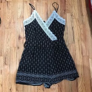 ‼️ CLEARANCE‼️Lacey b&w romper