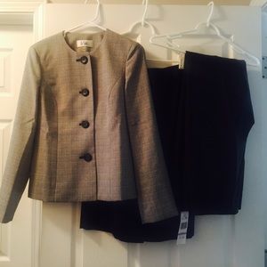 3 Piece Classic 4 Button Suit