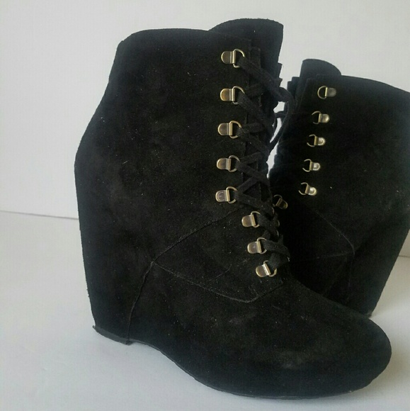 Boutique 9 Bootie - Picture 2 of 4