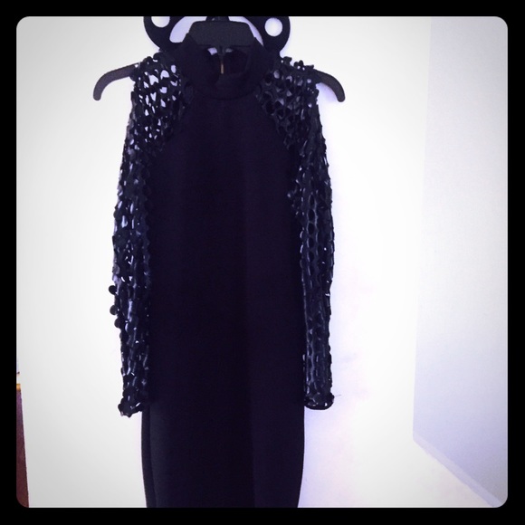 A black fitted dress💕
