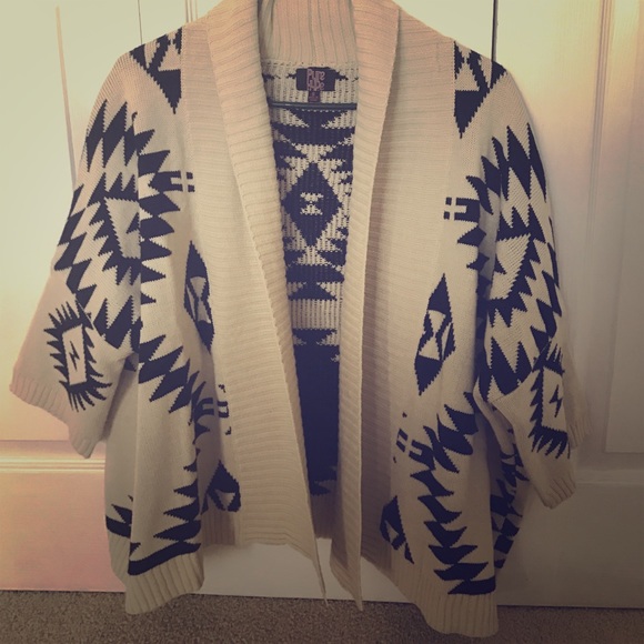 NEVER WORN- black and cream cardigan - Picture 1 of 2