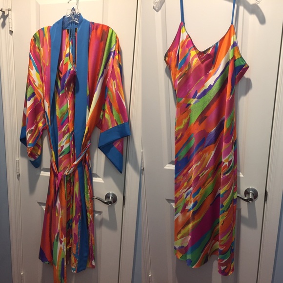 Natori Kimono Robe and Matching Night Gown (NWOT)