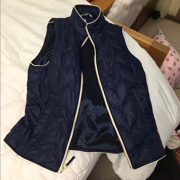 Vineyard vine vest