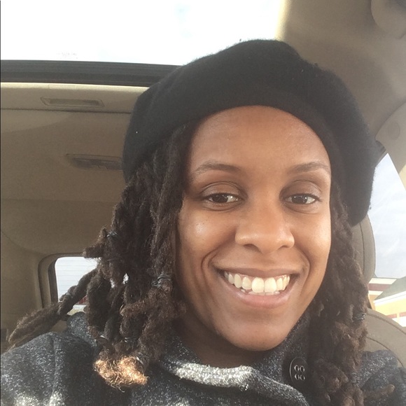 Meet your Posher, Jasmine - Picture 3 of 3