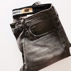 SOLD • LEVI GRAY DENIM SKINNY JEANS