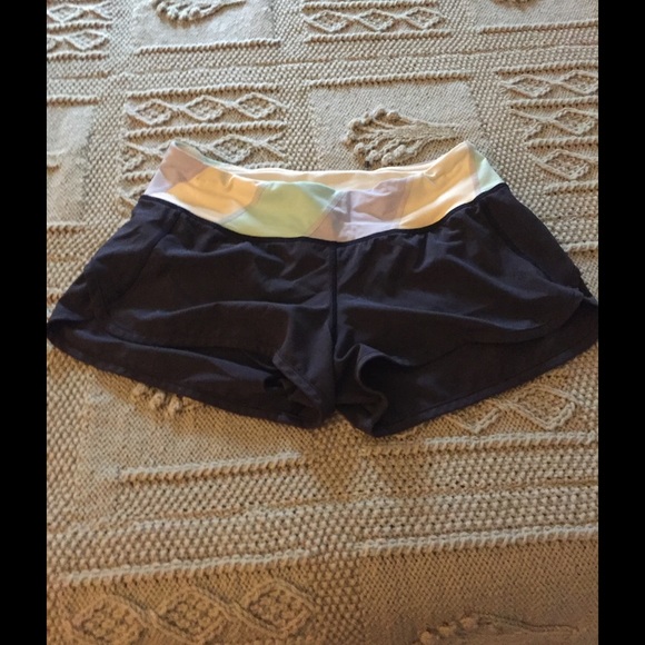 Lululemon Speed Short
4-WAY STRETCH 2 1/2"