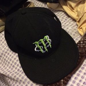 SnapBack, monster hat