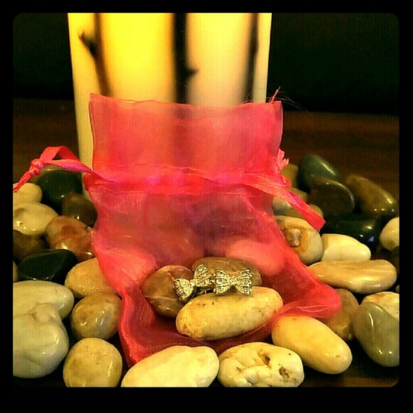 💲Clearance💲 Pretty Bow Earrings