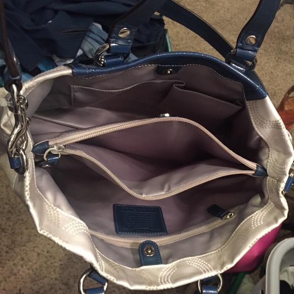 Authentic Coach Purse - Picture 3 of 4