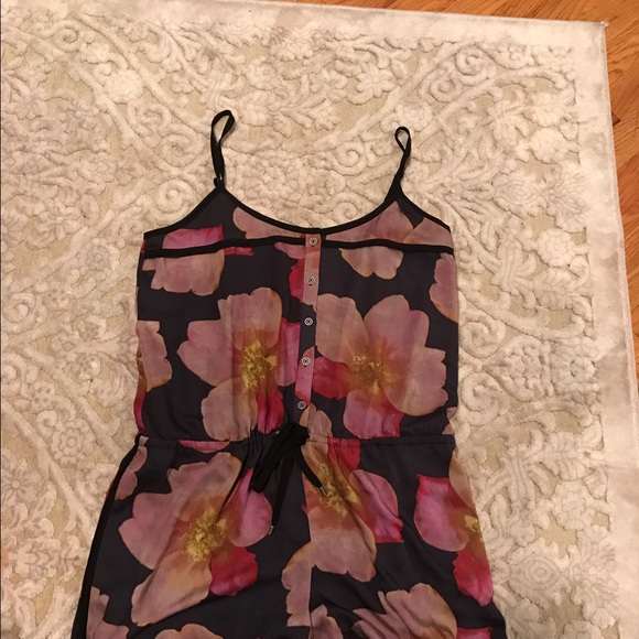 Floral romper 💕