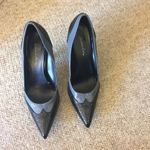 Unique black and grey pumps!