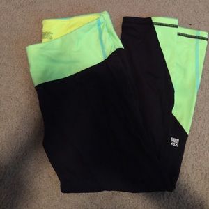 Victoria secret cropped workout pants