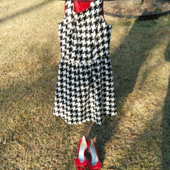 Black and white dress with red lining size 12