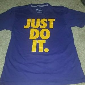 Nike T-shirt