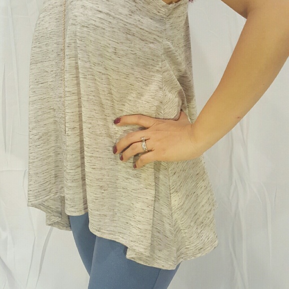 NEW loose fitting tank top - Picture 3 of 4