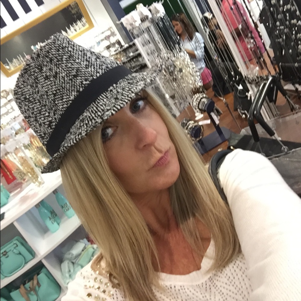Meet your Posher, Kim