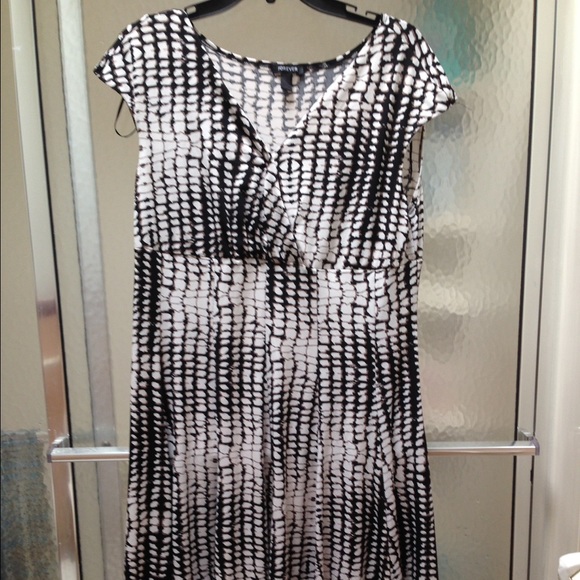 Preown Forever Multicolored dress Sz PXL; Cap Sleeves; $35