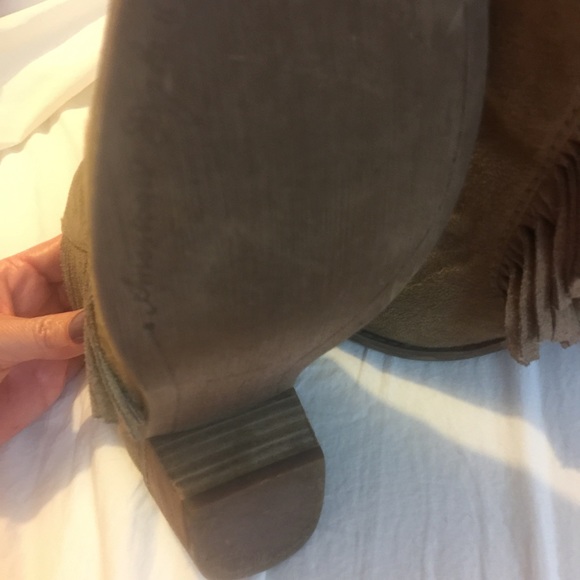 American eagle fringe booties - Picture 2 of 2