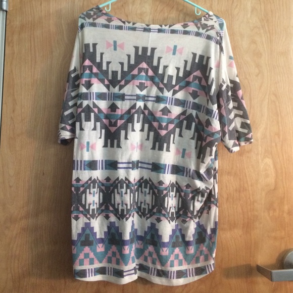 Patterned top - Picture 2 of 2