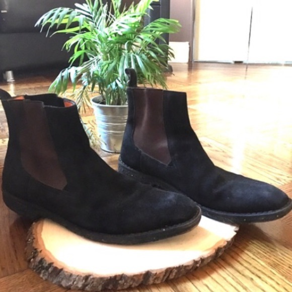 Black Chelsea with brown elastic