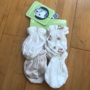 Brand new baby mittens