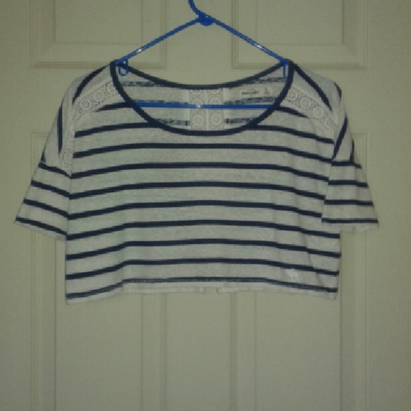 Abercrombie crop top size Medium