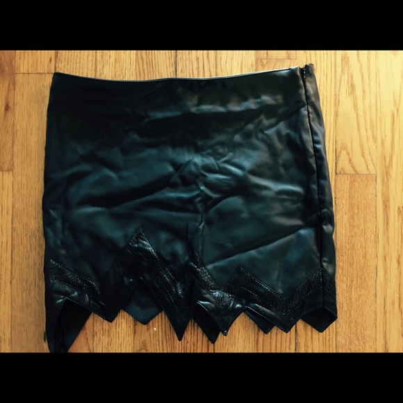 Pleather black mini skirt