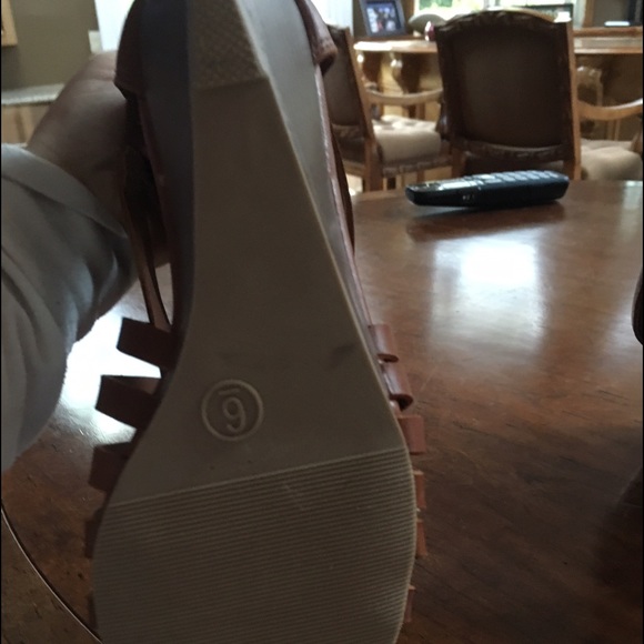 Strapped Sandals - Picture 3 of 3